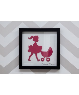 QUADRO MENINA COM CARRINHO BEBE